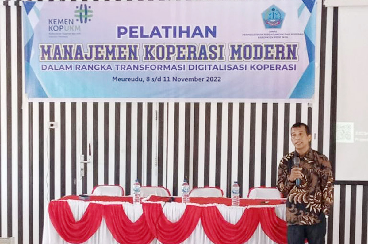 Dosen Fakultas Ekonomi Berikan Pelatihan Manajemen Koperasi Modern